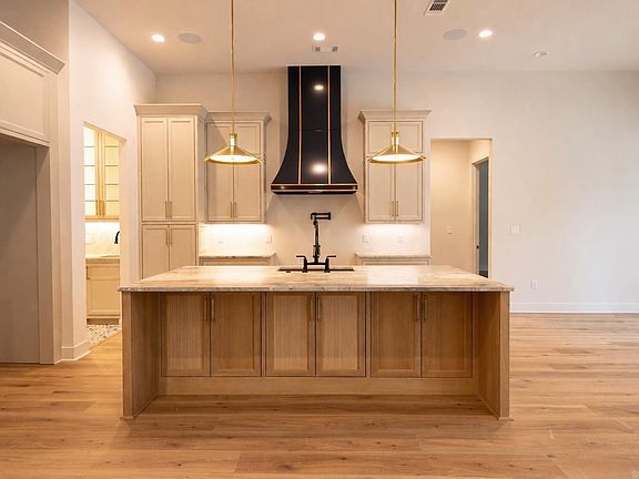 5th image of 115 Bear Den Ct