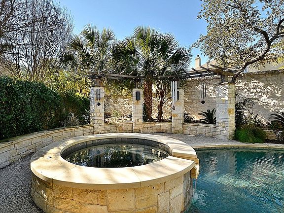 5th image of 3009 Chatelaine Dr