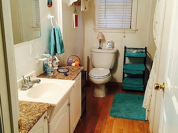 5th image of 9405 Gordon Springs Dr