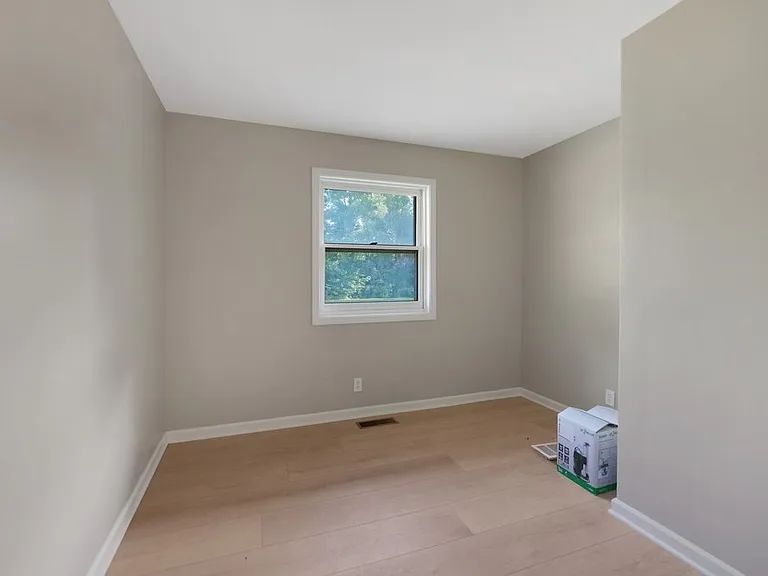 11110 S Highland Dr — Photo 9