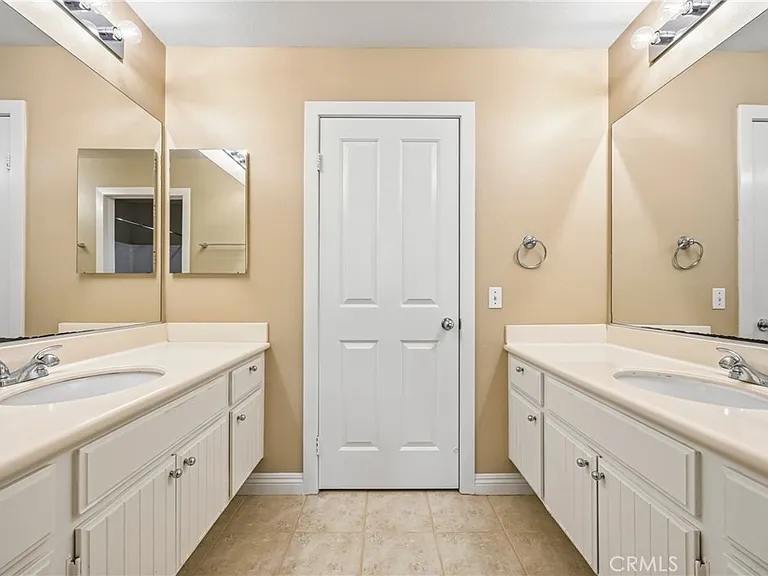 56 Turnbury Ln — Photo 21