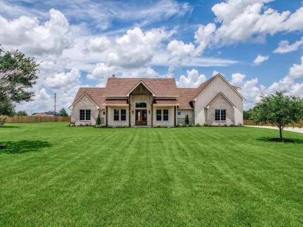 5501 Larkspur Ln, Chappell Hill, TX 77426