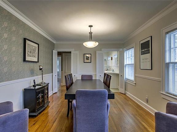 5th image of 2104 W 74th St