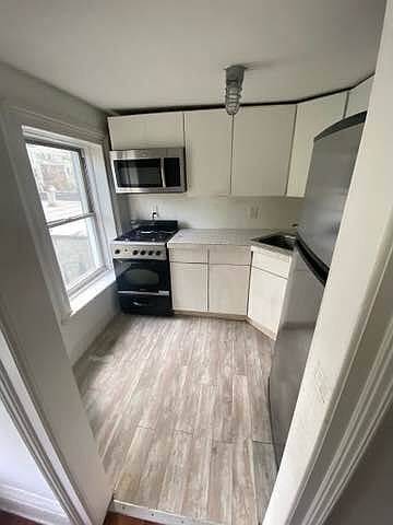 1st image of 115 Carroll St Floor 3