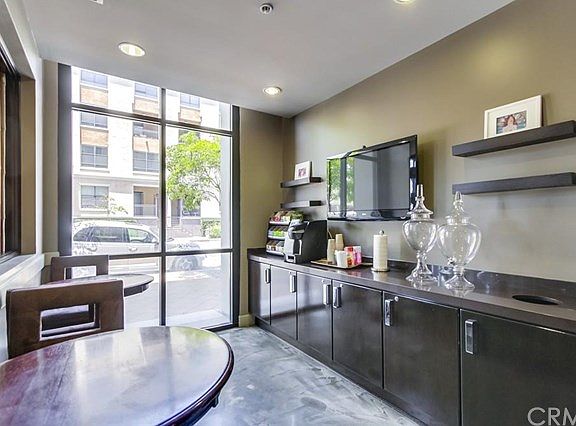 5th image of 300 E 4th St Unit 307