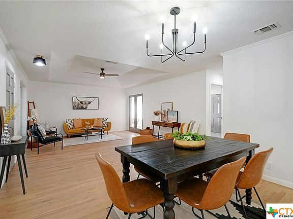 2nd image of 963 Parkdale Dr