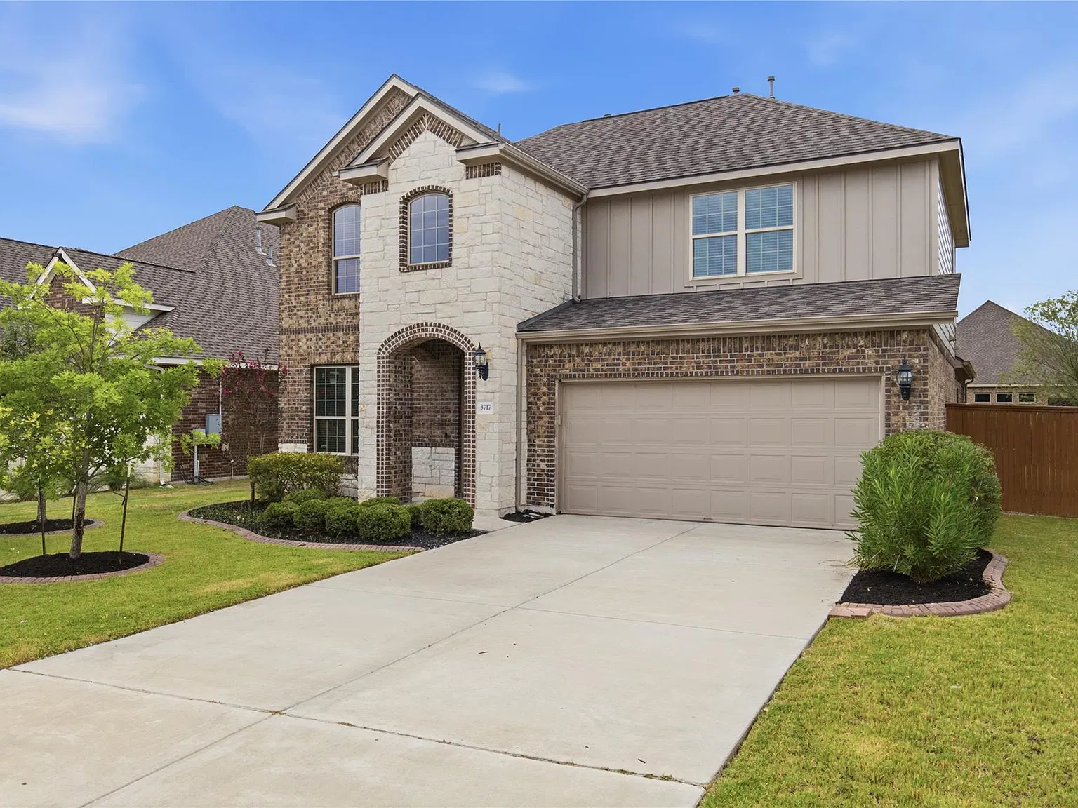4 bed, 3.5 bath, 3081 sqft, $2,695 — Photo 2