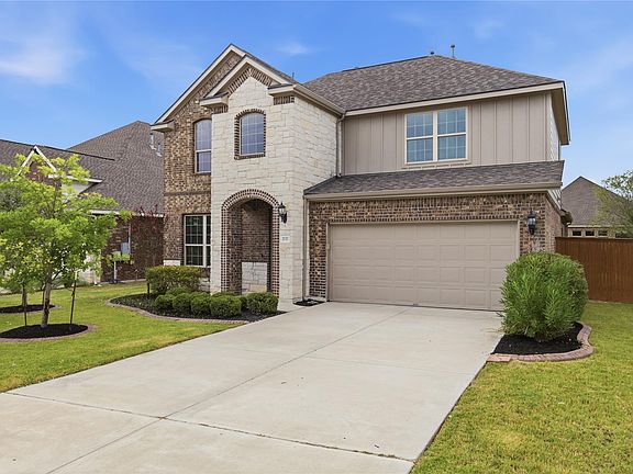 2nd image of 3717 Del Payne Ln