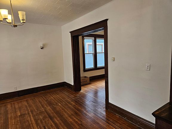 5th image of 940 Lafayette Ave #1