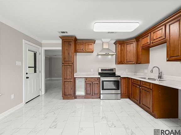 3rd image of 10844 Carmel Dr