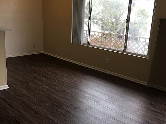3rd image of 501 N Venice Blvd APT 32