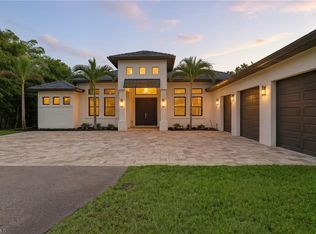 5710 Spanish Oaks Ln, Naples, FL 34119