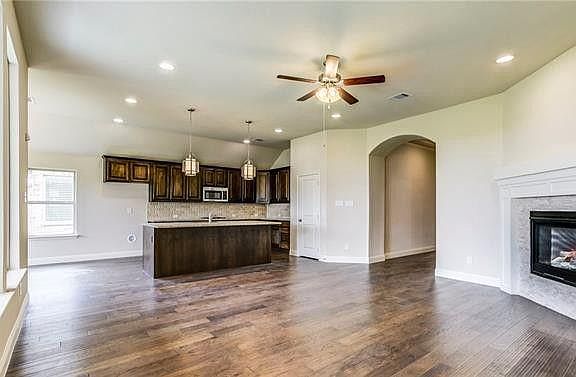 2nd image of 412 Barnstorm Dr