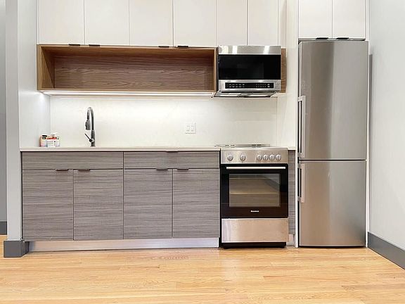 4th image of 312 Sumpter St #3B