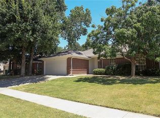 904 Yellowstone Dr, Mansfield, TX 76063