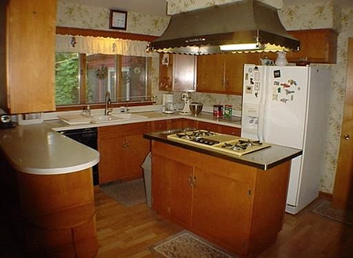 5th image of 19 Brookdale Ln