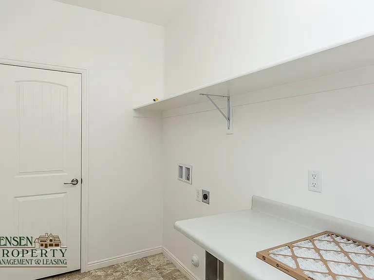 593 N Sage Crest Dr — Photo 8
