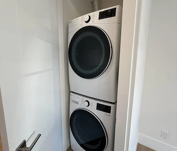 9X3 Westmount Dr — Photo 10