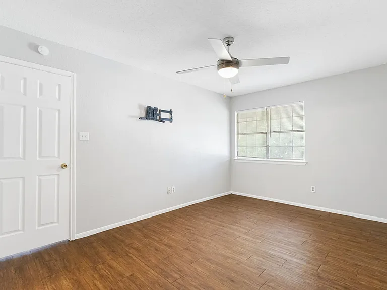6710 Windsor Holw — Photo 12