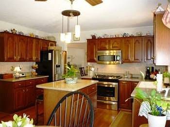 4th image of 13435 Melville Ln