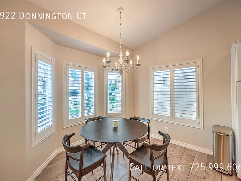 1922 Donnington Ct — Photo 23