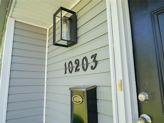 2nd image of 10203 Fremont Ave