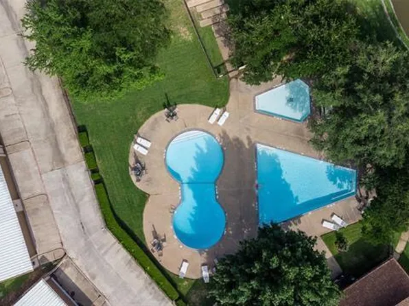 2118 Warnford Pl, Arlington, TX 76015