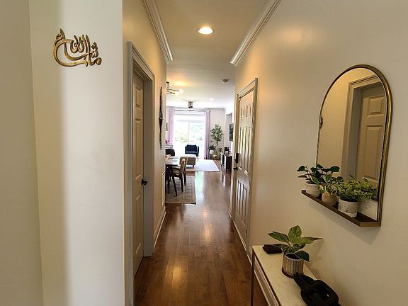4th image of 17 Park Place Cir