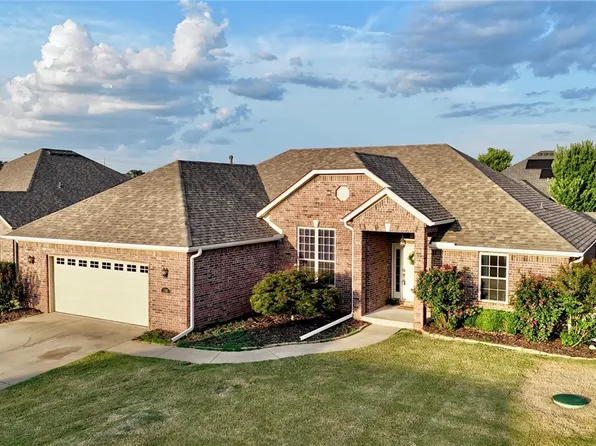 1362 Shook Dr, Cave Springs, AR 72718