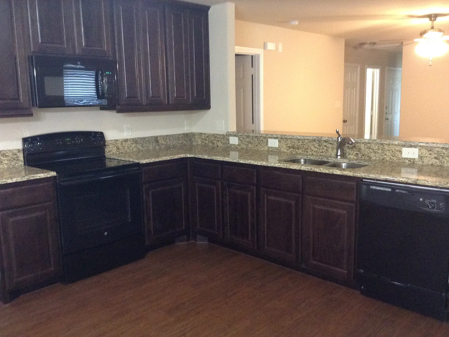 12100 Vista Oak Blvd; Burleson 76028 - 1 — Photo 3