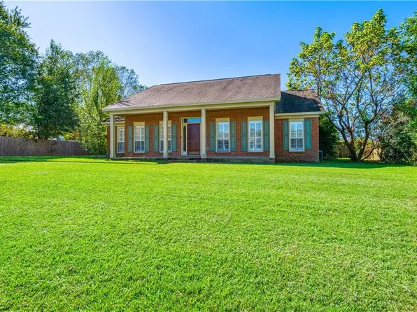 9271 McFarland Trace Dr, Mobile, AL 36695
