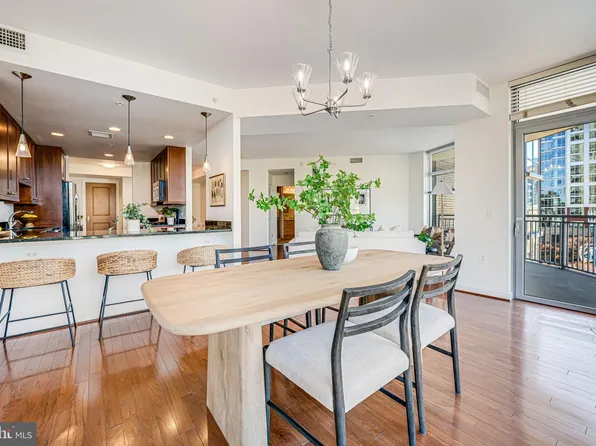 11990 Market St Unit 413, Reston, VA 20190