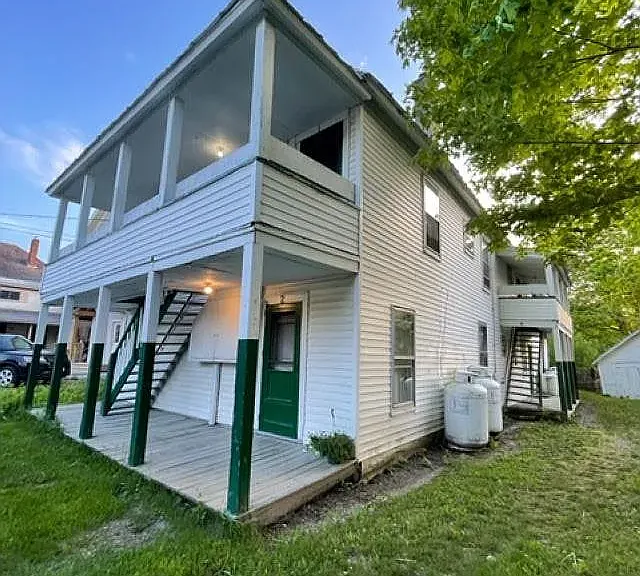 Front of 4-plex house