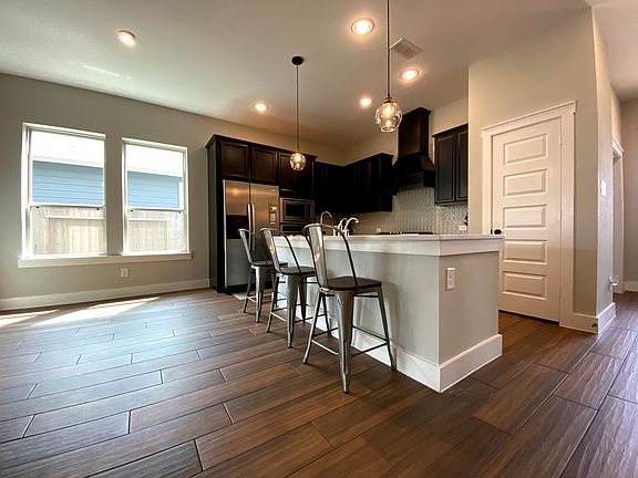 5th image of 18546 Central Creek Dr