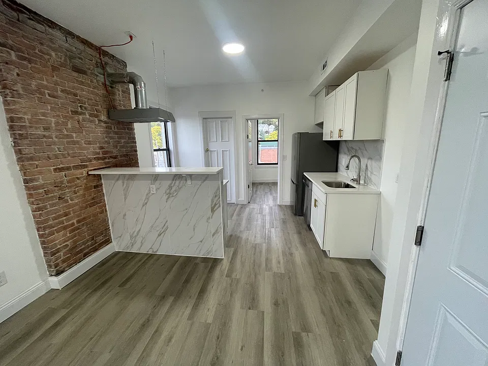 2184 5th Ave #4
