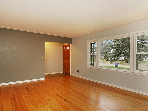 4th image of 3512 Senora Ave SE