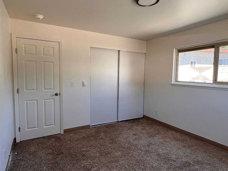 1st image of 3043 NE 140th St Unit 3