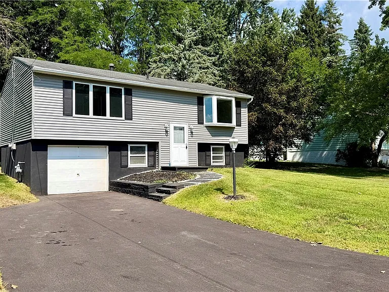 104 Finwood Dr — Photo 4
