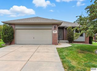 7240 Marie Ln, Lincoln, NE 68516