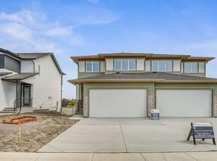 341 N Dawson Wharf Rd, Chestermere, AB T1X2X2