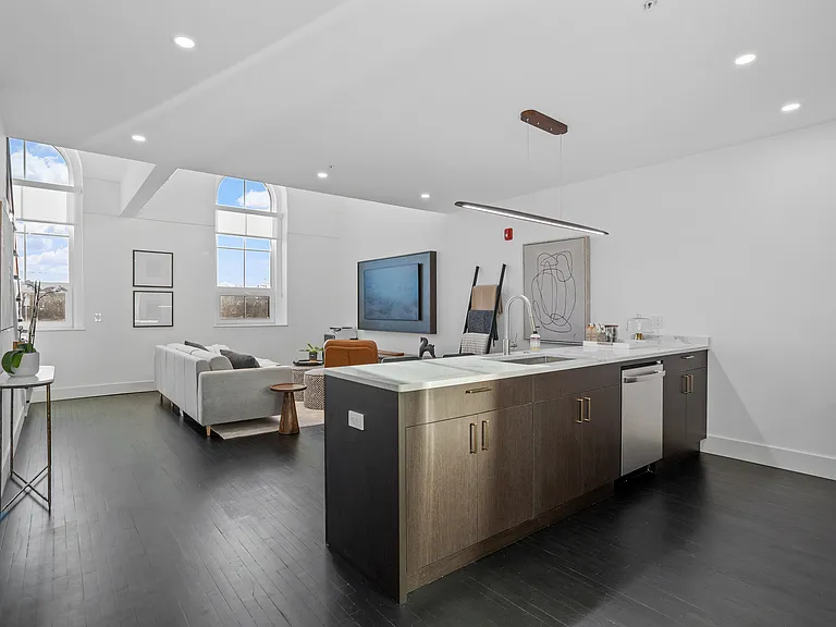 The Roe at Manayunk Apartments and Townhomes — Photo 43