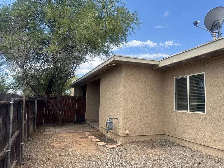 3525 E Flower St #9 — Photo 11