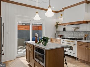 914 Fernon St, Philadelphia, PA 19148