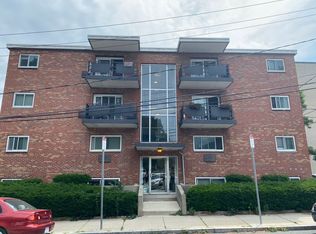 15 Euston Rd APT 10, Boston, MA 02135