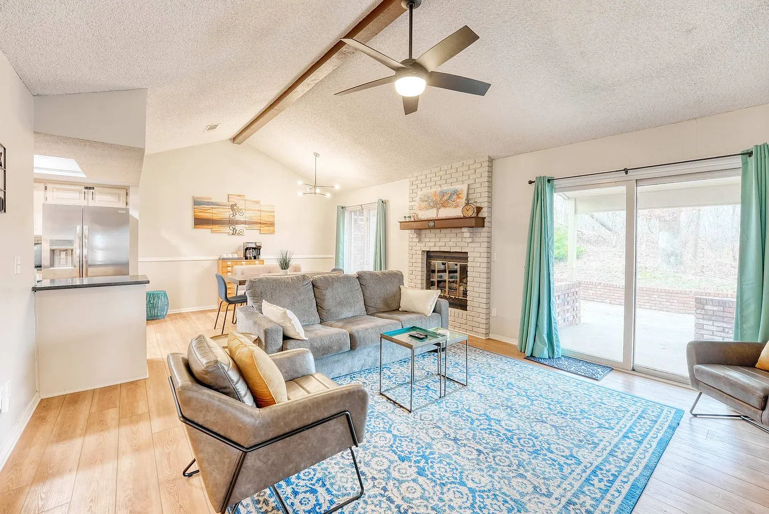 2 bed, 2.0 bath, 1732 sqft, $2,844 — Photo 4