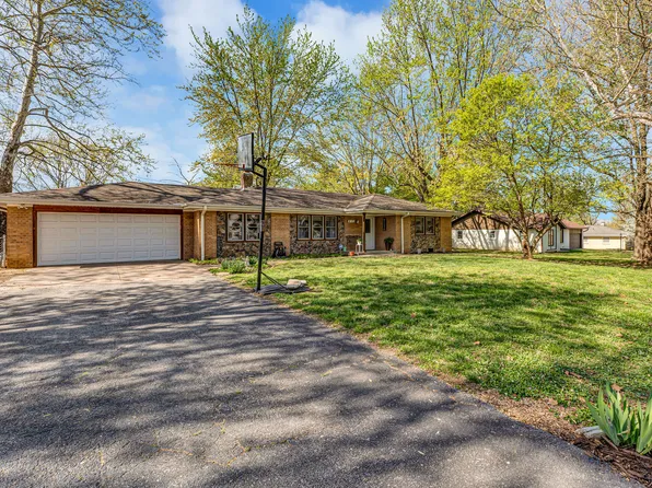 112 Ridgeview Drive, Willard, MO 65781