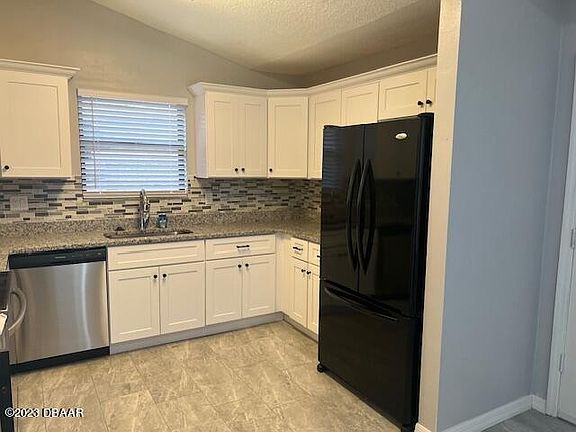 4th image of 905 Fruitwood Pl
