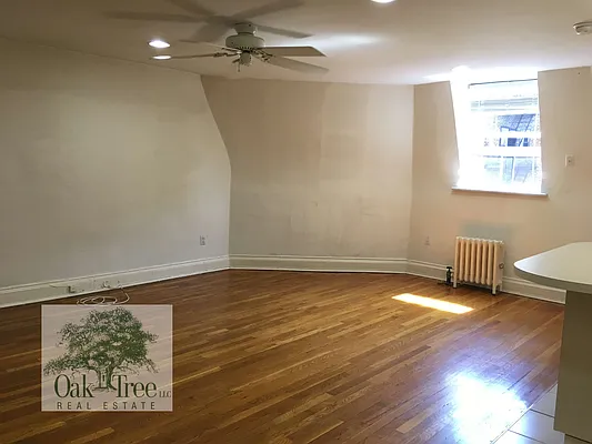 Rented by Oak Tree LLC | media 21