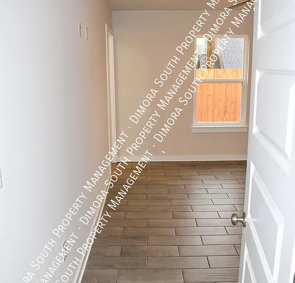 130 East Ave #C — Photo 6