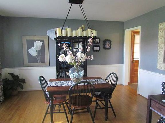 2nd image of 105 Lyndelle Dr